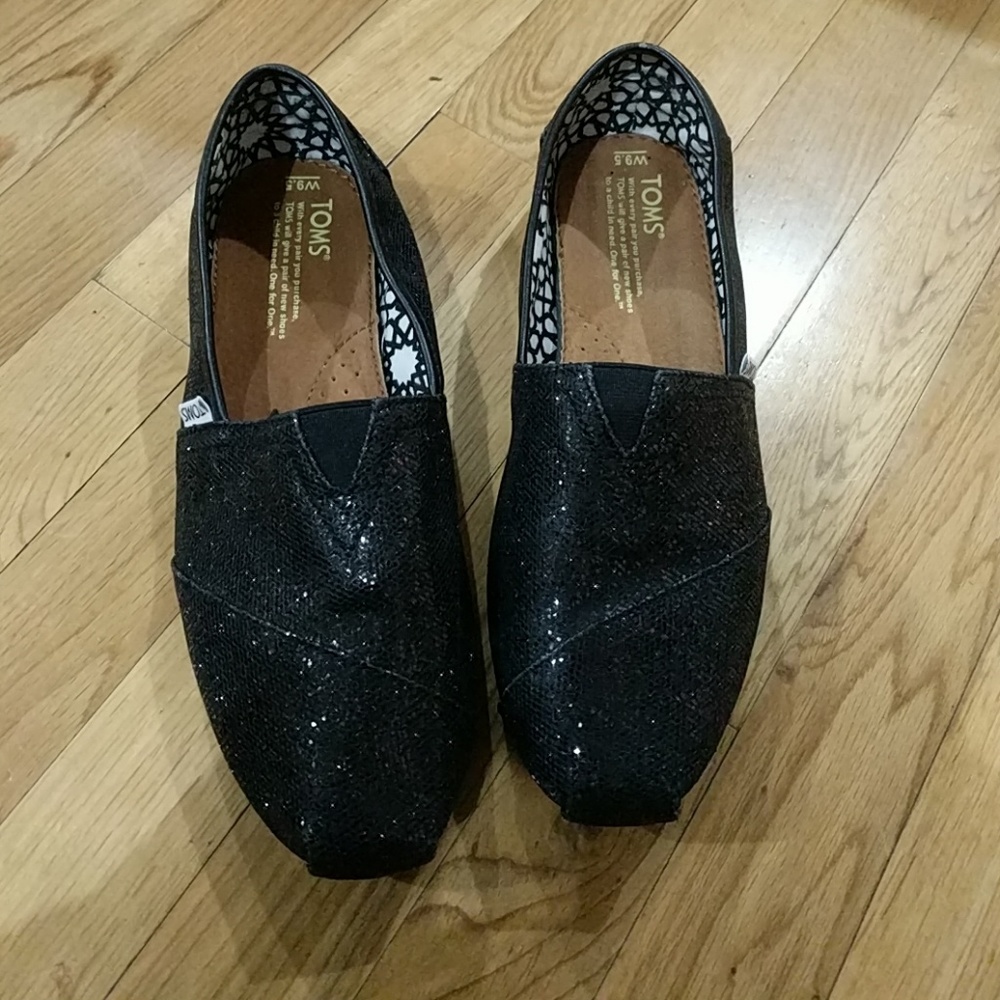 TOMS Black Crochet Glitter Womens slip ons 9.5W